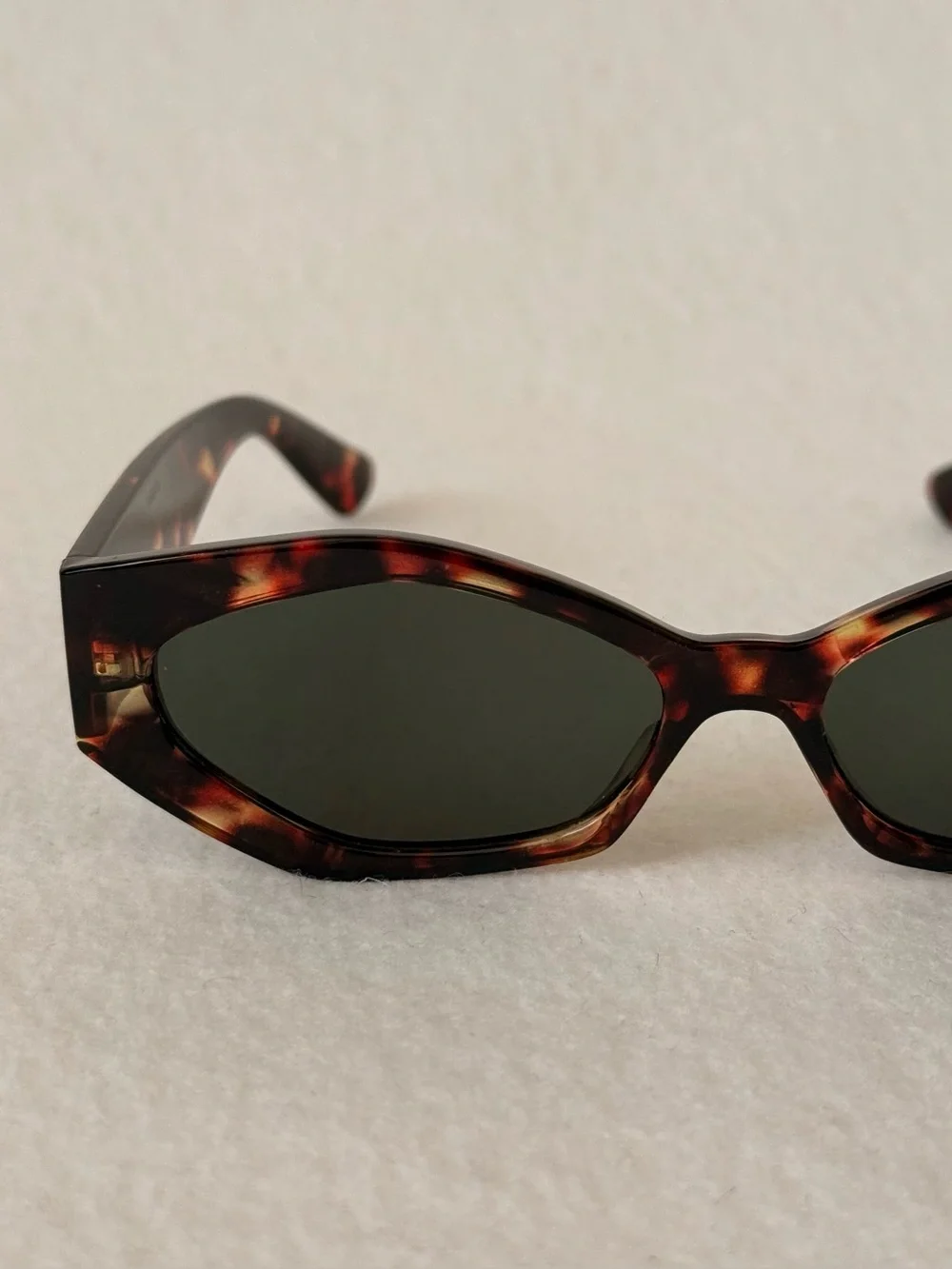 Urban Outfitters Aster Chunky Rectangle Sunglasses Tortoise One Size